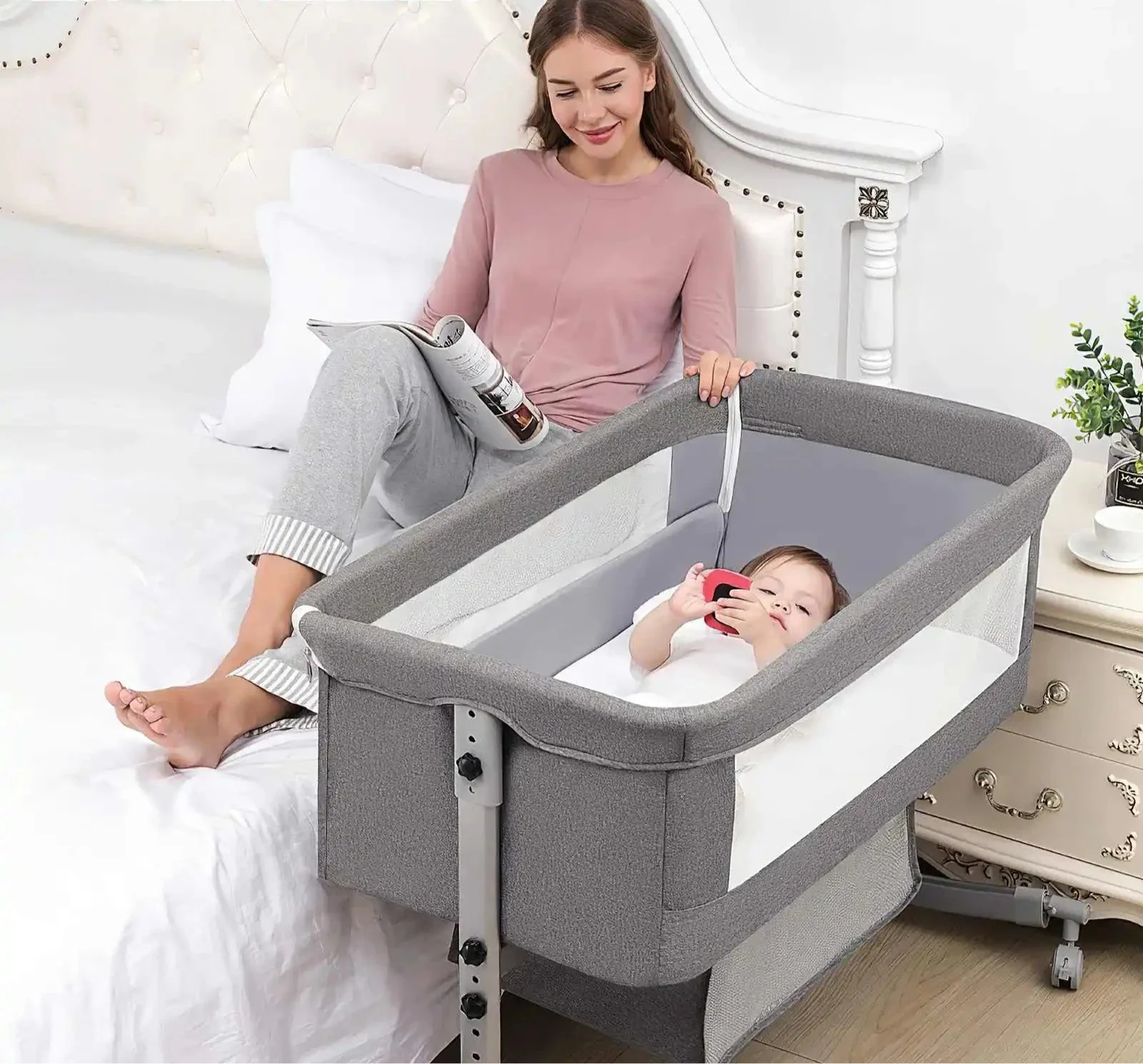 Lit de bébé Berceau cododo 3 en 1 mobile avec matelas, roues silencieuses et moustiquaire – Image 3