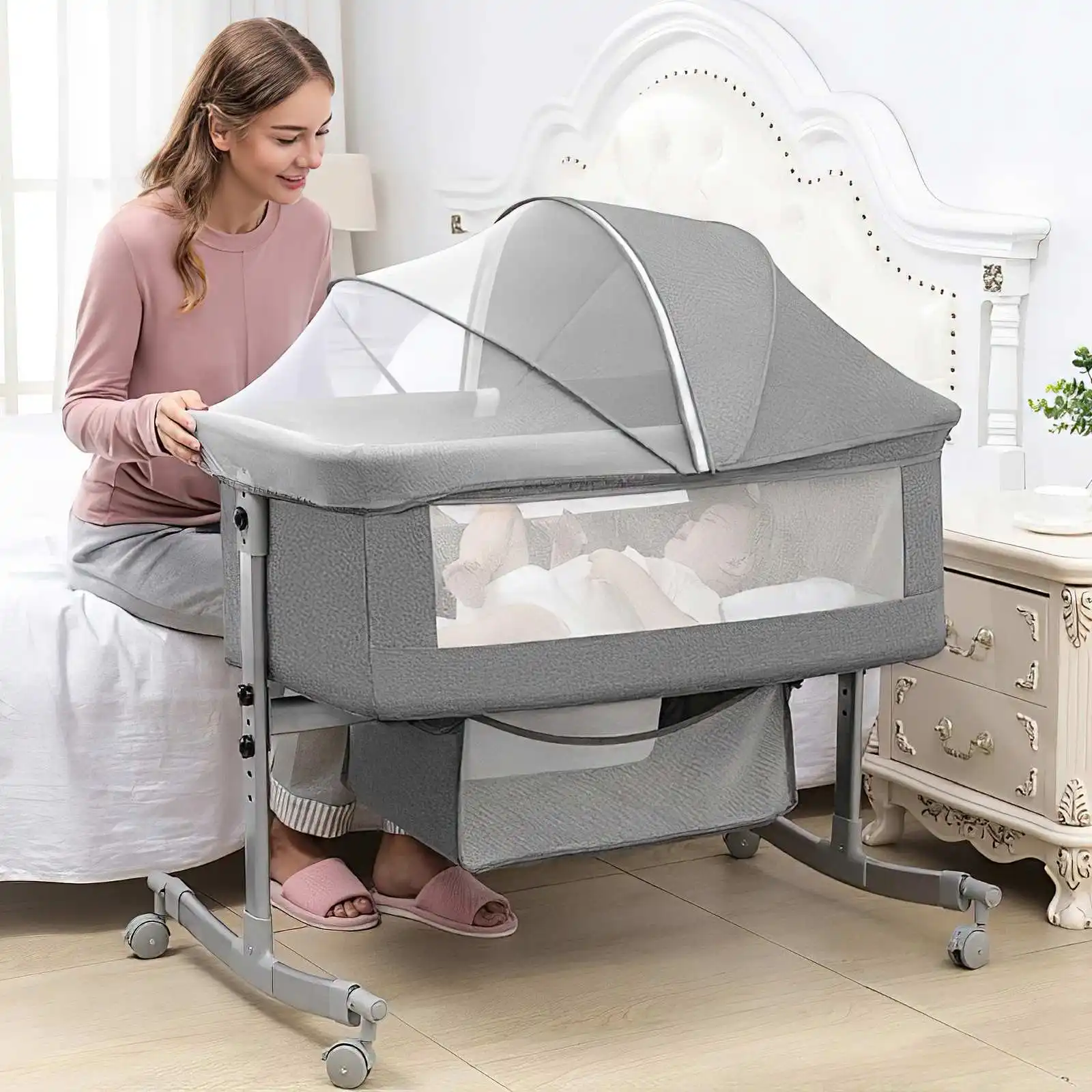 Lit de bébé Berceau cododo 3 en 1 mobile avec matelas, roues silencieuses et moustiquaire – Image 2